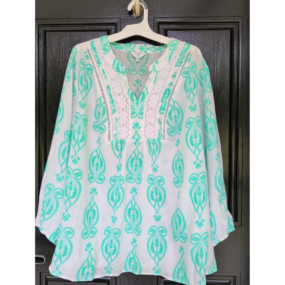 Crown & Ivy Plus Size 3X White Medallion V-Neck Tropical Long Slv Shirt Resort